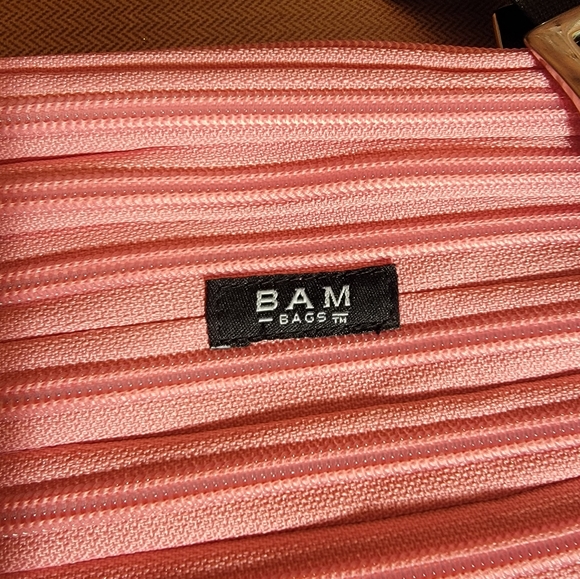 Y2K BAM Original Zipbag, Pink with Black Adjustable Straps - Picture 4 of 9